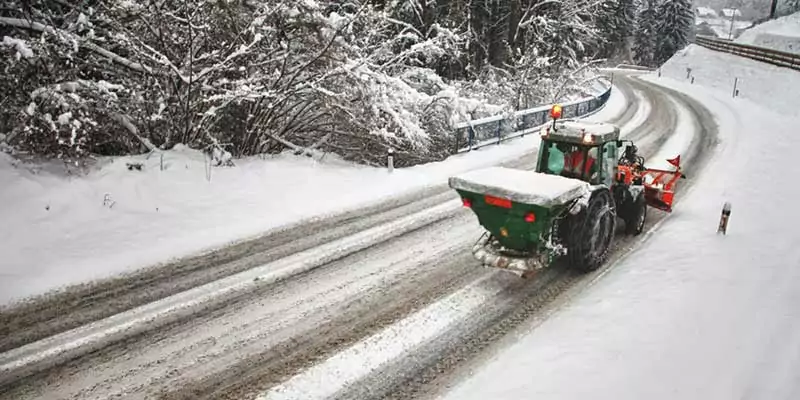 SAT阅读科学类文章背景知识：人工撒盐化雪除冰，竟然还有这样的危害 || SAT干货